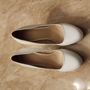 New never worn White Charlotte Russe heels size 9